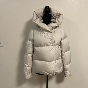 Babaton Jacket Women’s Size XS Cream The Duvet Puffer Jacket Short